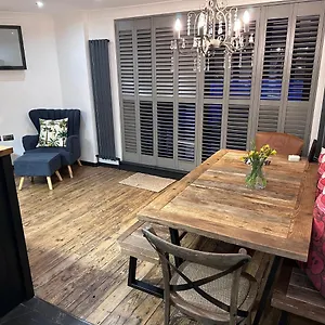 •mangohauslondon• •airconditioned•garden•fire Pit• Apartment